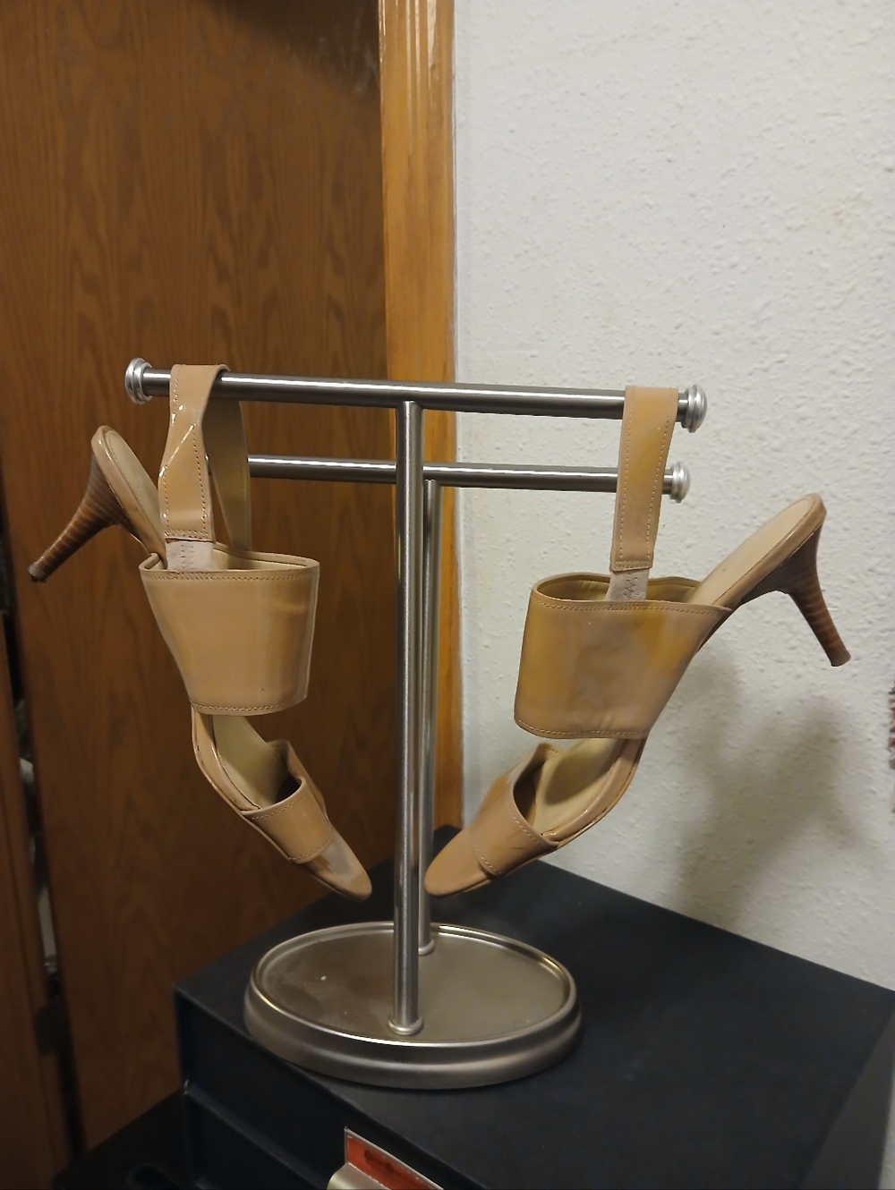 Coach Marla Tan Patent Leather Slingback Heels Sandals Turnlock Nude Size 9B - Picture 6 of 9